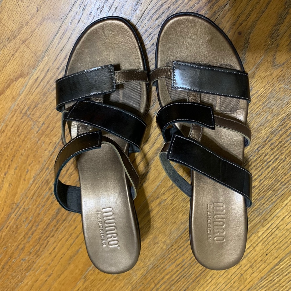 VGUC Munro sandals sz 7